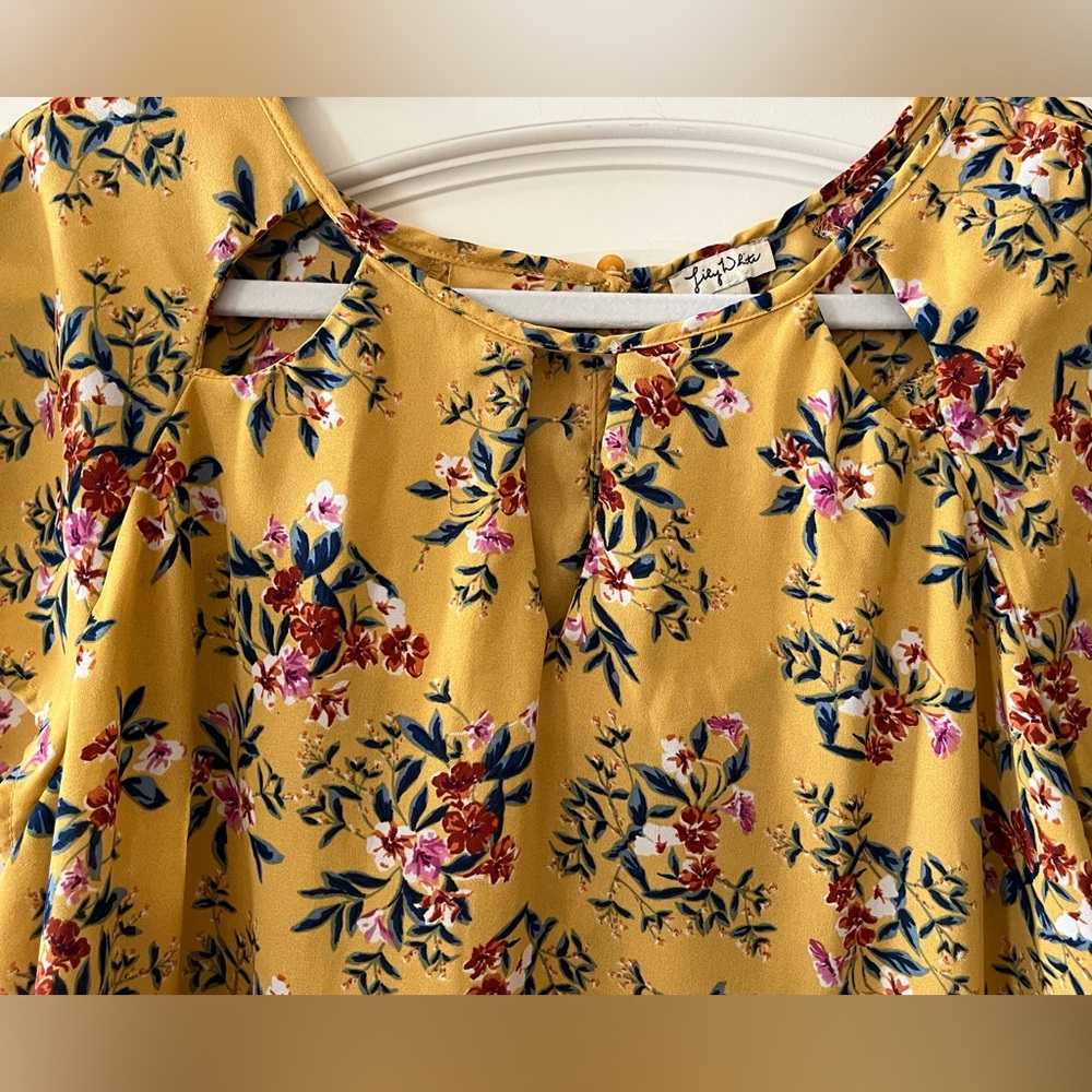 Lily White Yellow Floral Cut Out Blouse Women’s Size XL - Picture 7 of 14